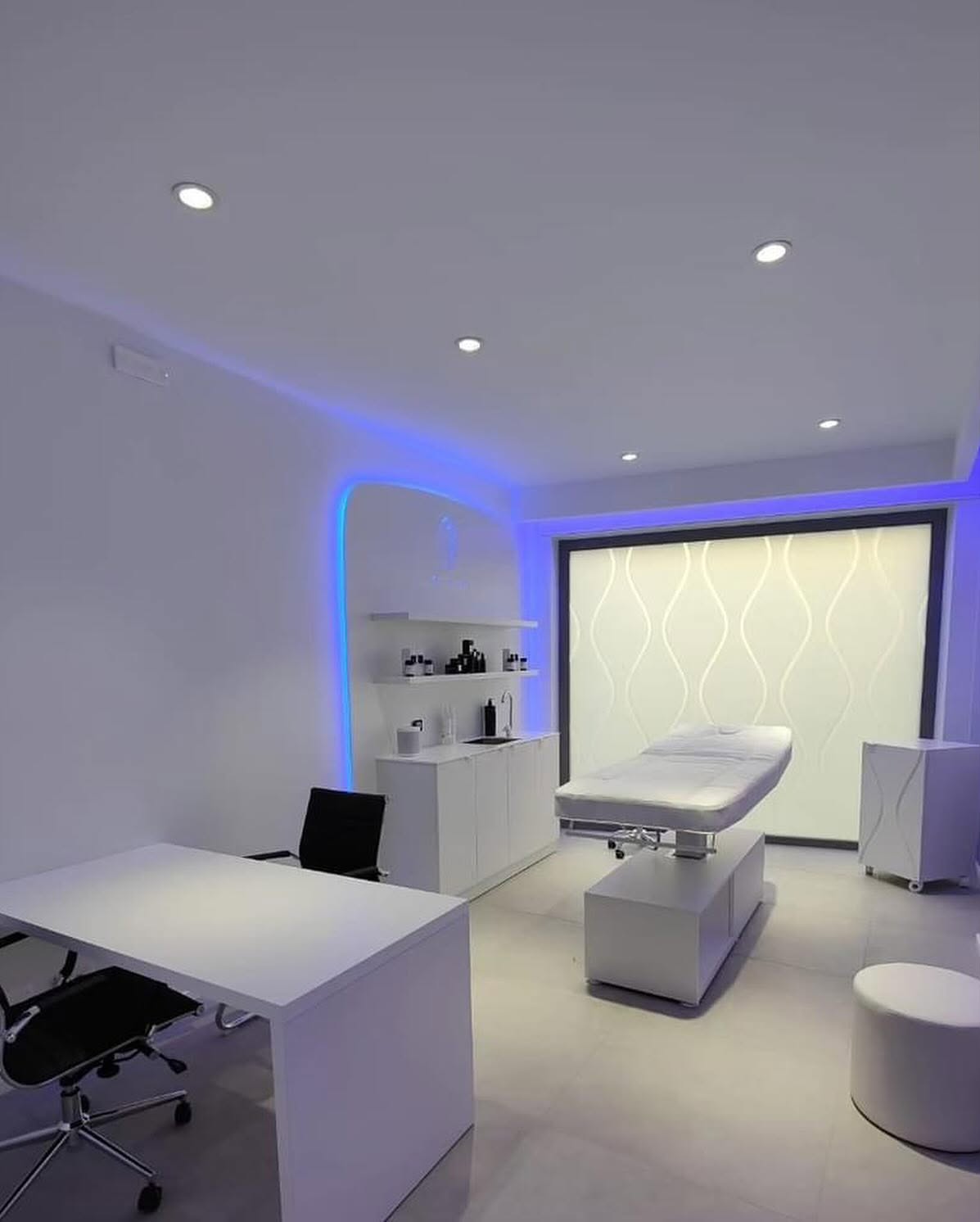 The Longevity Suite Verona, sala trattamenti con illuminazione a LED